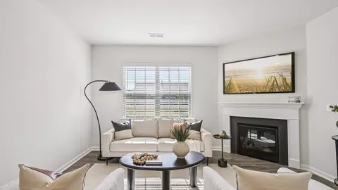 Living - 505 Blackpool Ct, Monroe, NC 28112 photo 2 of 6