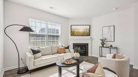 Living - 505 Blackpool Ct, Monroe, NC 28112 photo 3 of 6