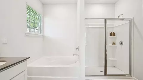 Bath - 505 Blackpool Ct, Monroe, NC 28112 photo 4 of 6