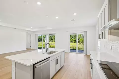 Kitchen - 9250 Deep Horizon Loop, Parrish, FL 34219 photo 2 of 2