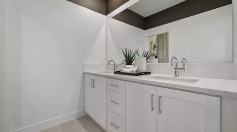 Bath - 618 Guy Turner Dr, Camarillo, CA 93010 photo 4 of 9
