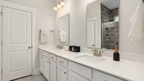 Bath - 1833 Kennerly Rd, Irmo, SC 29063 photo 4 of 4