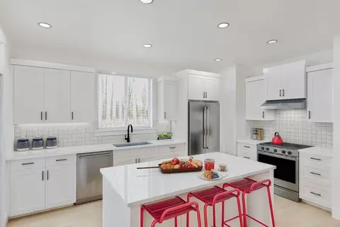 Kitchen - 1318 E Luna St, Newberg, OR 97132 photo 1 of 1