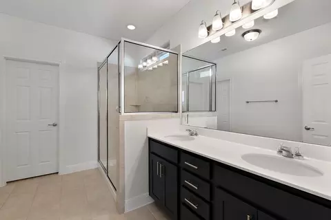 Bath - 122 Dogvane Cir, Kyle, TX 78640 photo 2 of 3