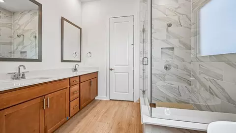 Bath - 2321 Bronc Buster Way, Leander, TX 78641 photo 6 of 10