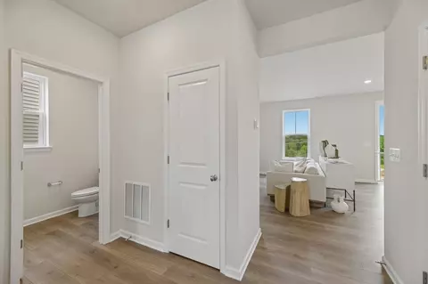 Entry Way - 9894 Obin Ln, Waldorf, MD 20601 photo 4 of 11