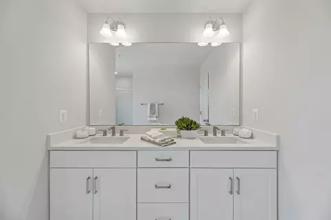 Bath - 9894 Obin Ln, Waldorf, MD 20601 photo 4 of 17