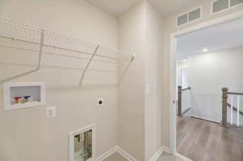 Entry Way - 9894 Obin Ln, Waldorf, MD 20601 photo 9 of 11
