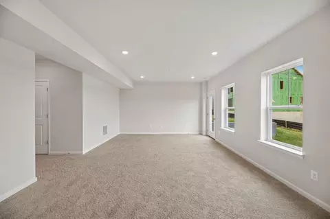 Living - 9894 Obin Ln, Waldorf, MD 20601 photo 2 of 4