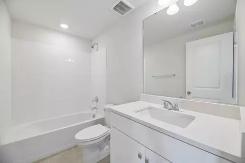 Bath - 9894 Obin Ln, Waldorf, MD 20601 photo 3 of 17