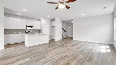 Living - 10606 Flight Deck Ct, Conroe, TX 77303 photo 2 of 4