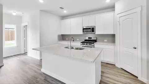 Kitchen - 10606 Flight Deck Ct, Conroe, TX 77303 photo 1 of 3