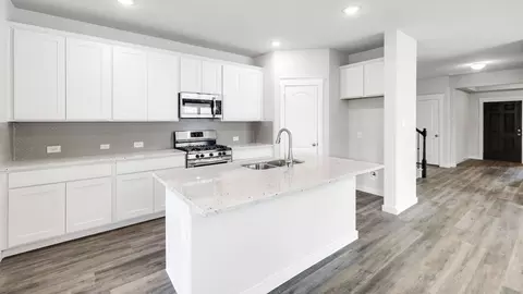 Kitchen - 10606 Flight Deck Ct, Conroe, TX 77303 photo 2 of 4