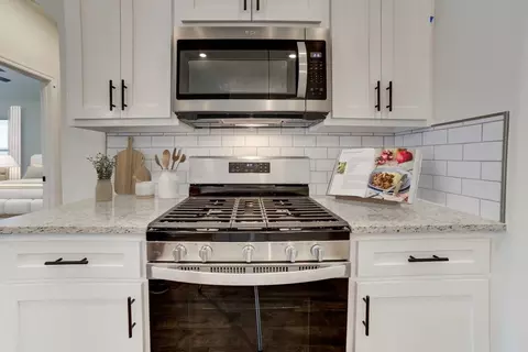 Kitchen - 31042 E 65th Pl S, Broken Arrow, OK 74014 photo 6 of 15