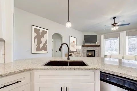 Kitchen - 31042 E 65th Pl S, Broken Arrow, OK 74014 photo 8 of 15