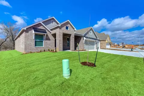 Exterior - 31042 E 65th Pl S, Broken Arrow, OK 74014 photo 4 of 15
