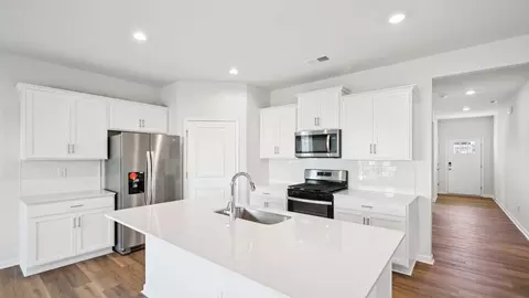 Kitchen - 2019 Moorside Ct, Lancaster, SC 29720 photo 2 of 8