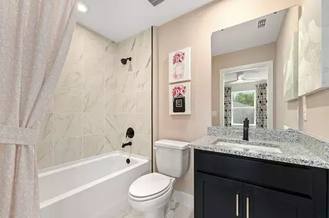 Bath - 5096 Salado Dr, Saint Cloud, FL 34771 photo 2 of 4