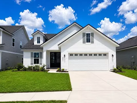 3461 Americana Dr, Green Cove Springs, FL 32043