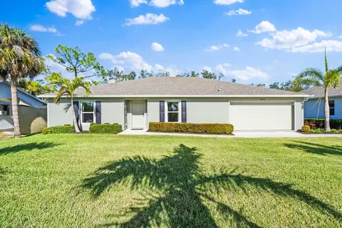 Exterior - 8083 Sunrise Cir, Labelle, FL 33935 photo 3 of 5