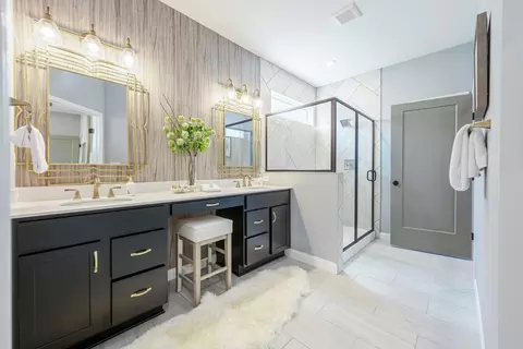 Bath - 684 Firefly Ct, Greenfield, IN 46140 photo 3 of 3