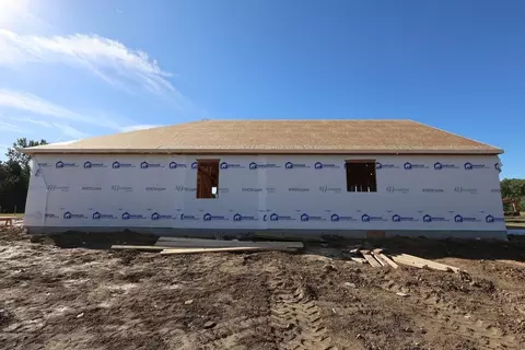 Exterior - 331 Delta Way, Elyria, OH 44035 photo 2 of 6