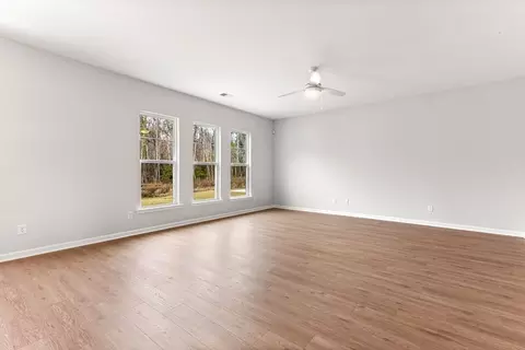 Living - 39 Blues Dr, Pooler, GA 31322 photo 2 of 3