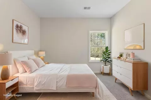Bedroom - 101 Beaver Crk, Lagrange, GA 30241 photo 2 of 4