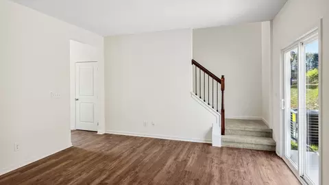 Living - 300 Cookie Loop, Johnson City, TN 37615 photo 3 of 5