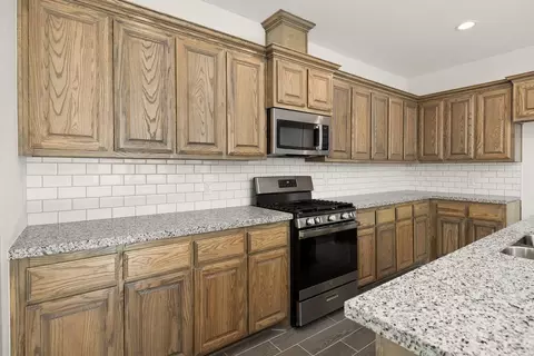 Kitchen - 2012 Sambar Loop, Laredo, TX 78045 photo 3 of 4