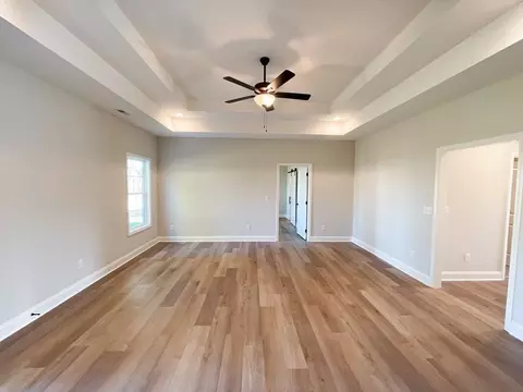 Living - Claiborne Circle, Franklin, KY 42134 photo 2 of 3