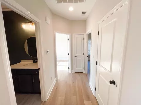 Entry Way - Claiborne Circle, Franklin, KY 42134 photo 2 of 3