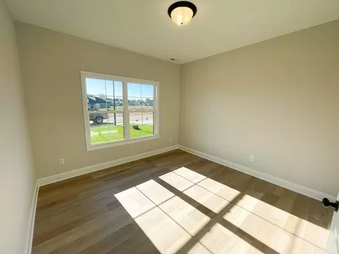 Bedroom - Claiborne Circle, Franklin, KY 42134 photo 1 of 4