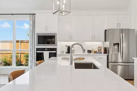 Kitchen - 2101 Baxter Rd, Celina, TX 75009 photo 4 of 9