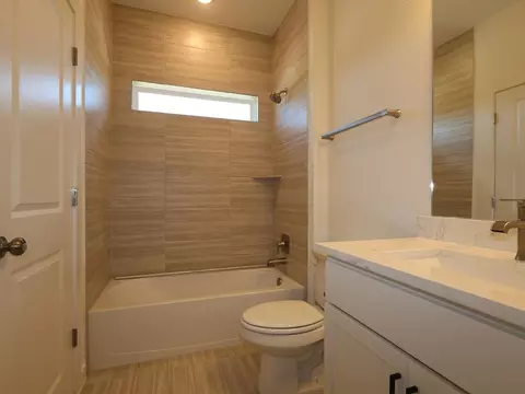 Bath - 261 Callahan Loop, Buda, TX 78610 photo 3 of 6