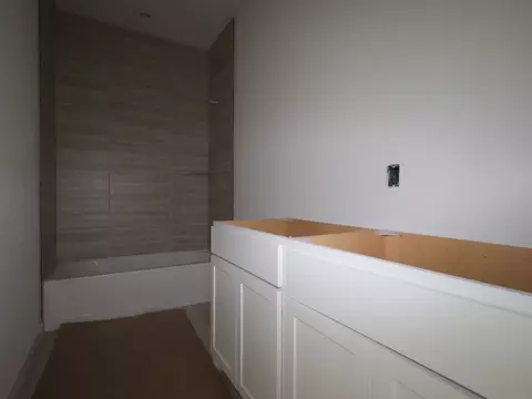 Bath - 261 Callahan Loop, Buda, TX 78610 photo 4 of 6