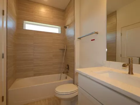 Bath - 261 Callahan Loop, Buda, TX 78610 photo 2 of 4