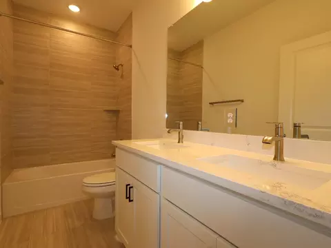 Bath - 261 Callahan Loop, Buda, TX 78610 photo 2 of 6