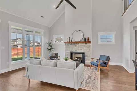 Living - 18 Main St, Madison, AL 35758 photo 1 of 3