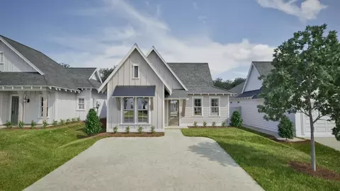 1013 Woodland Ln, Opelika, AL 36801