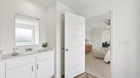 Entry Way - High Ridge Drive, Alabaster, AL 35124 photo 4 of 9