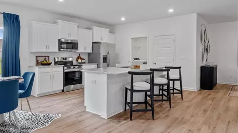 Kitchen - High Ridge Drive, Alabaster, AL 35124 photo 4 of 6