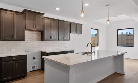Kitchen - 7914 Jade Crest Dr, Angleton, TX 77515 photo 4 of 6