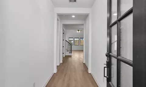 Entry Way - 7914 Jade Crest Dr, Angleton, TX 77515 photo 1 of 3