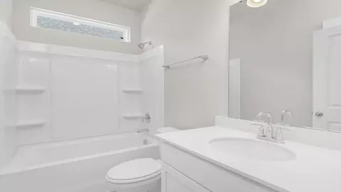 Bath - 511 Lancashire Ln, Irmo, SC 29063 photo 3 of 10