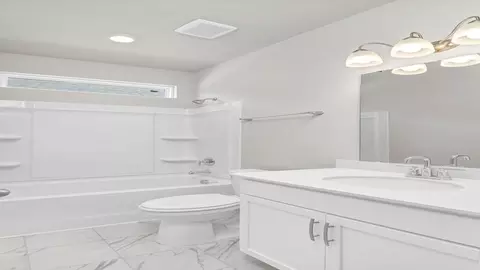 Bath - 511 Lancashire Ln, Irmo, SC 29063 photo 4 of 10