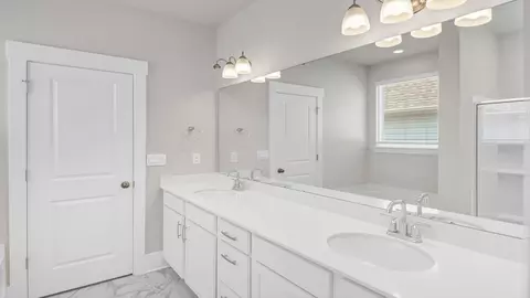 Bath - 511 Lancashire Ln, Irmo, SC 29063 photo 1 of 10