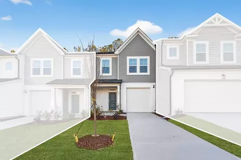 582 Barrington Row Ave, Zebulon, NC 27597