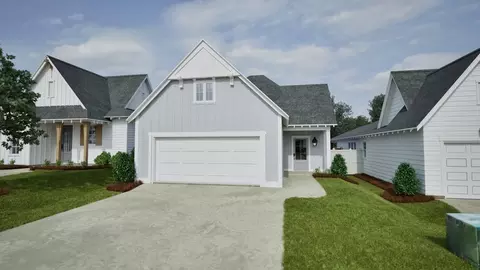 1043 Woodland Ln, Opelika, AL 36801
