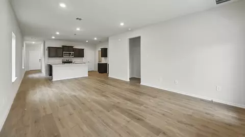 Living - 107 Aston Way, Terrell, TX 75160 photo 4 of 6